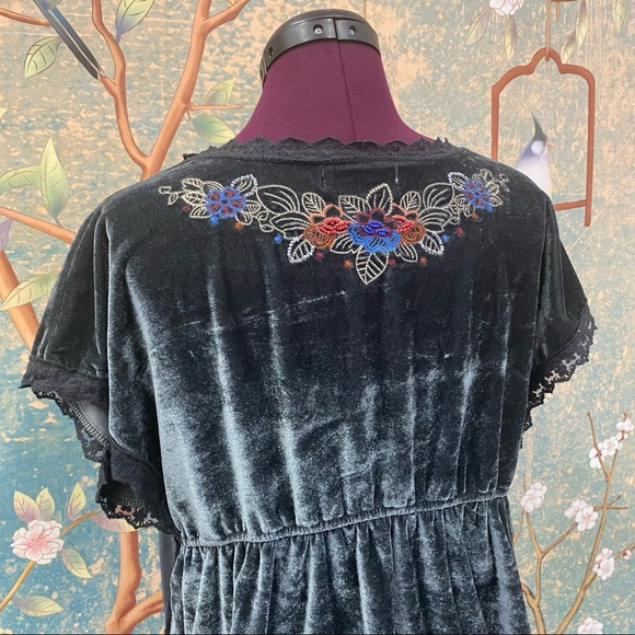 Flying Tomato Velour Embroidered Top - Picture 3 of 7